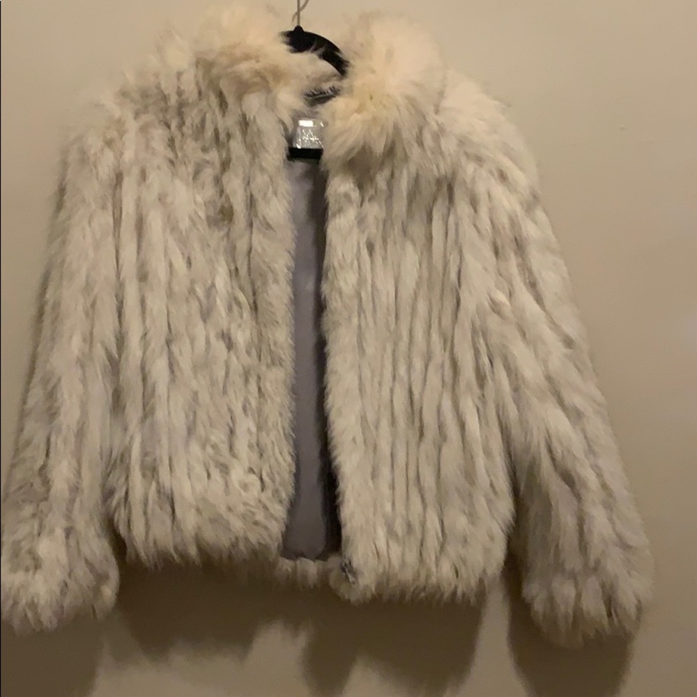 REAL FUR! Fox white coat. Zip closure